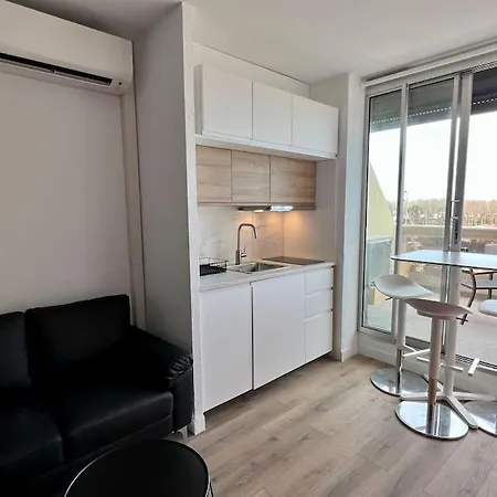 Village Naturiste Studio Heliopolis Ab Avec Parking شقة آجد